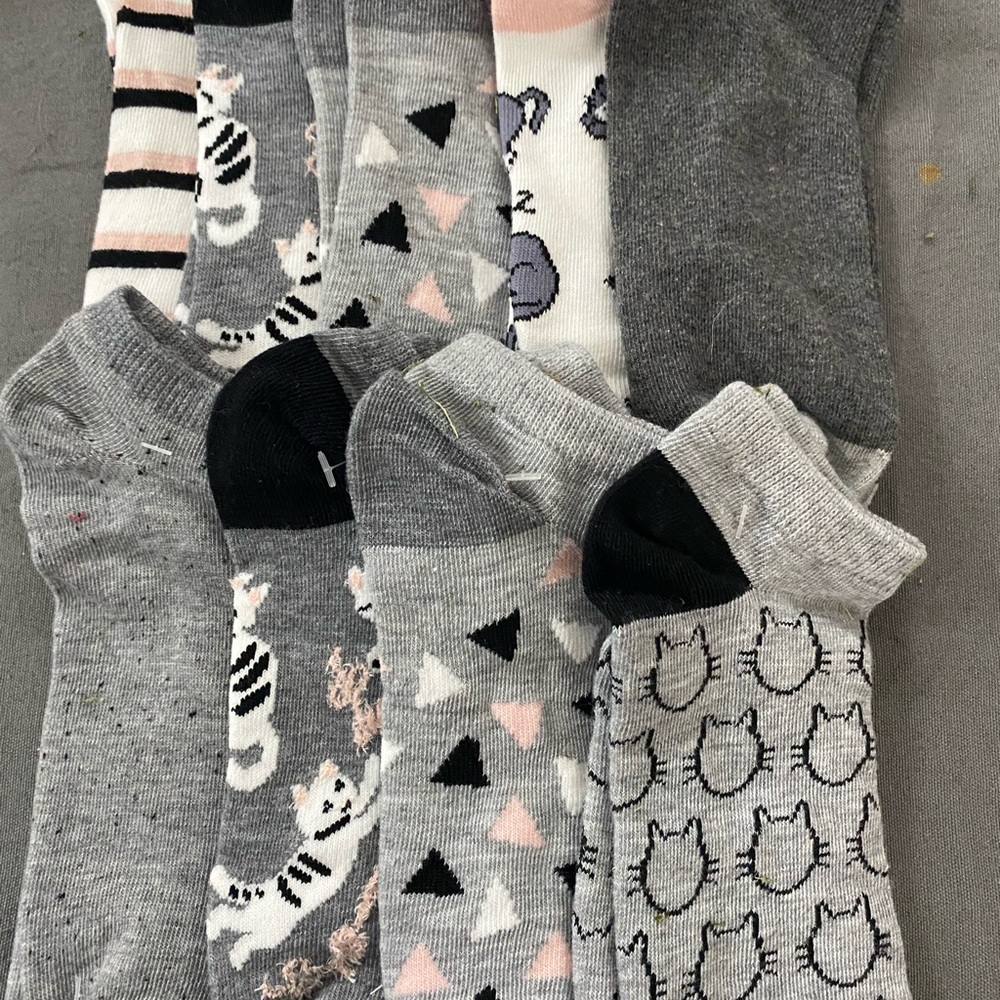 Cute Gray and Pink Cat Pattern Socks Set